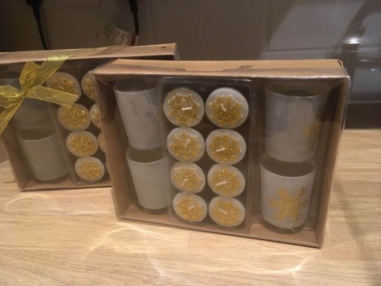 2 Sets of Christmas Snowflake Glitter Tea Lights/New (St Agnes)