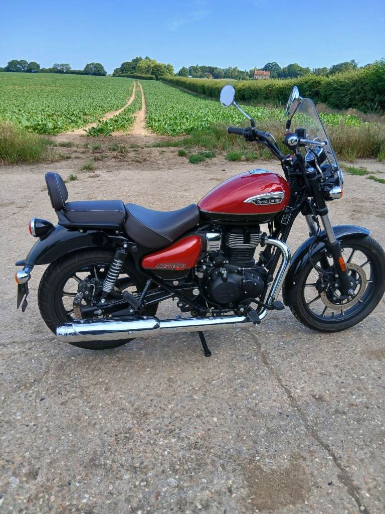 Royal Enfield, METEOR, 2024, 349 (cc) Supernova Metallic red.