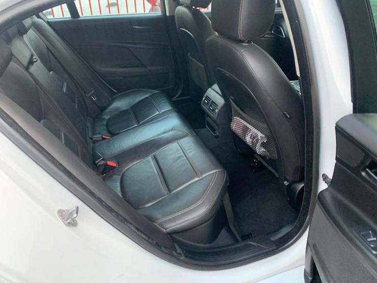 2016 Jaguar XE 2.0d Prestige Saloon 4dr Diesel Manual Euro 6 (s/s) (163 ps)