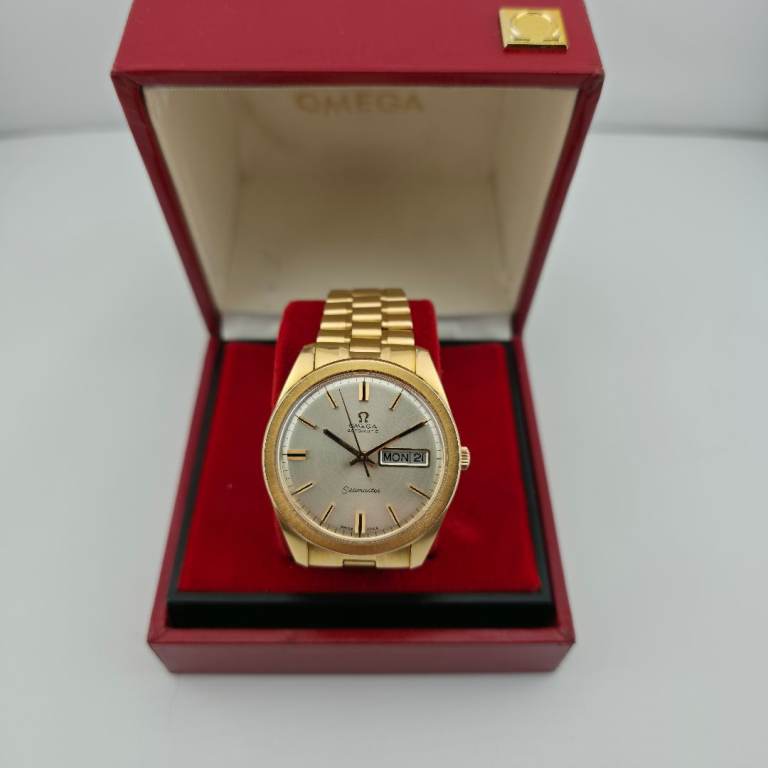 Rare Omega Seamaster 166.032 – 18K Gold, Onyx Dial, Cal. 752, 1098 Bracelet – Exceptional Example