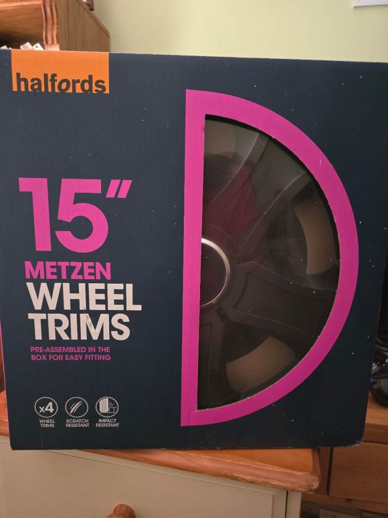 Halfords Black Metzen 15" Wheel Trims BNIB