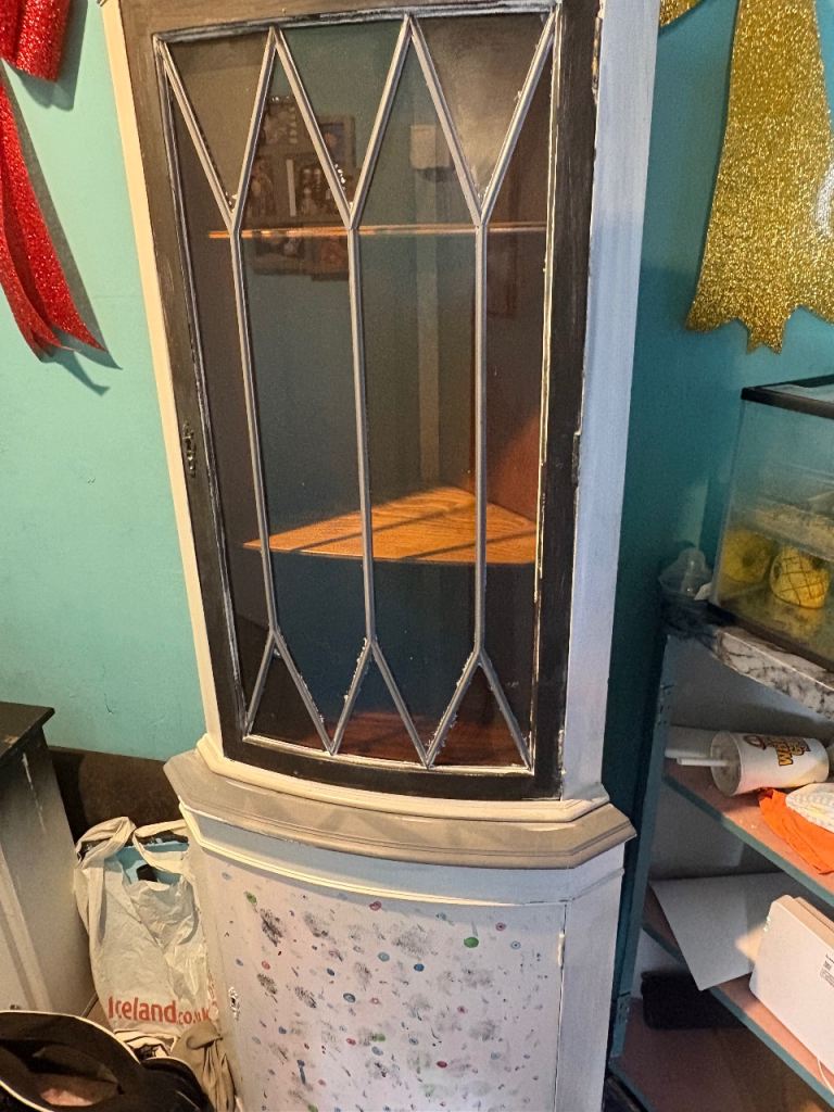Corner Display Cabinet – White with Glass Door