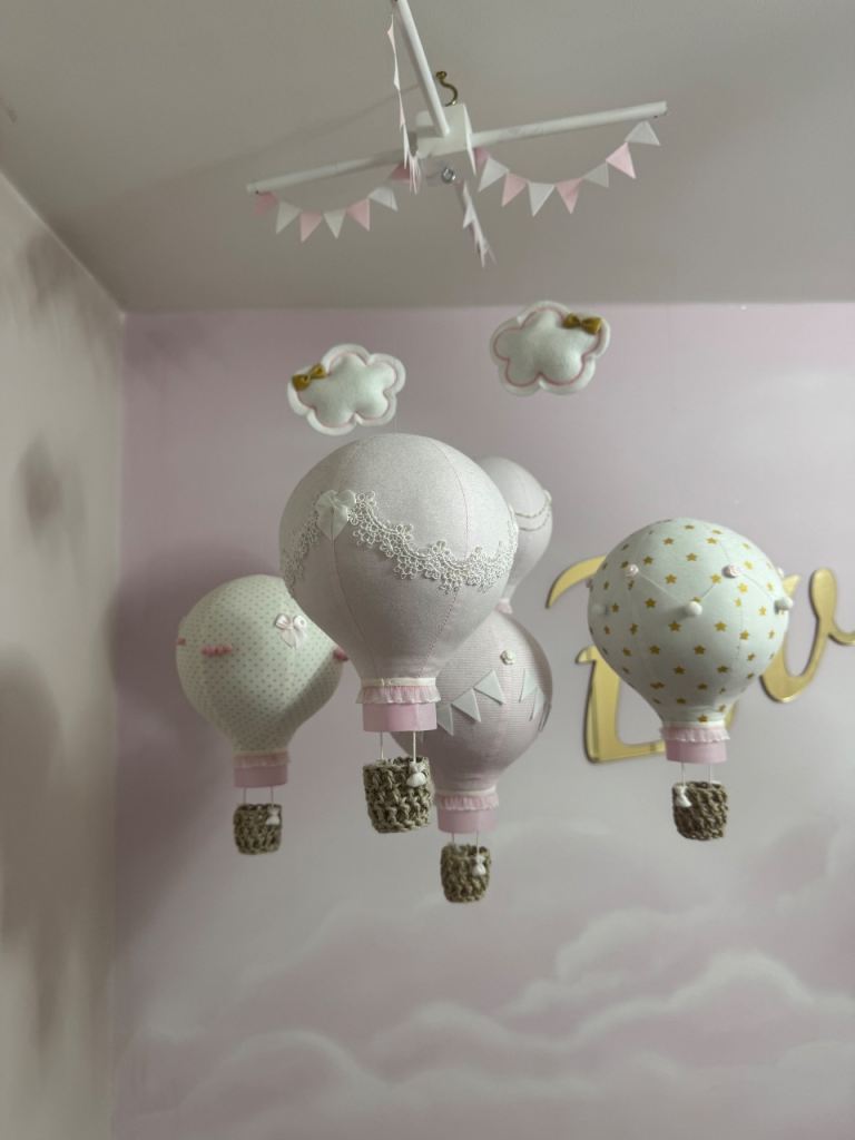 Hot air balloons mobile 
