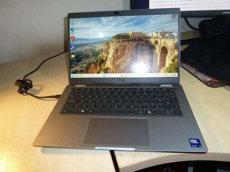 Dell Latitude 5350 (2025) Laptop Ultra 5 135U CPU (Intel i5), 16GB RAM, 256GB SSD, 1080P. Win11