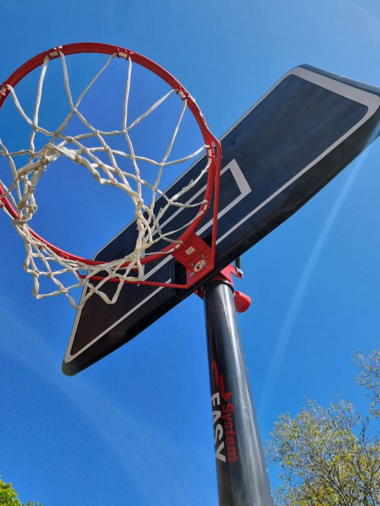 *Almost new Decathlon adjustable basketball hoop and ball*