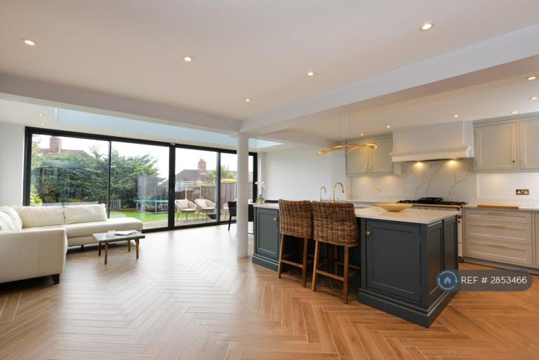 5 bedroom house in Linden Road, London, N10 (5 bed) (#2853466)