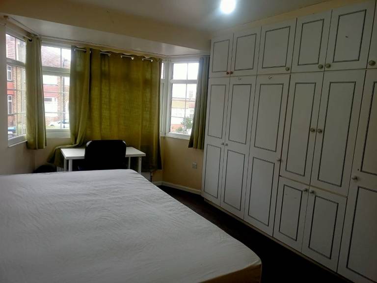 Room to rent 5.min walk from station £780