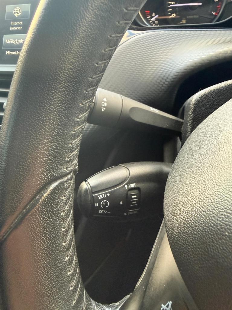 2015 Peugeot 208 1.2 PureTech 82 Active 5dr HATCHBACK PETROL Manual