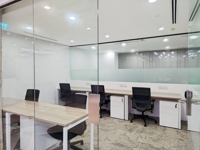 Nuneaton - CV10 7RH \ Large Office Space with Flexible Setup for Up to 15 Workstations