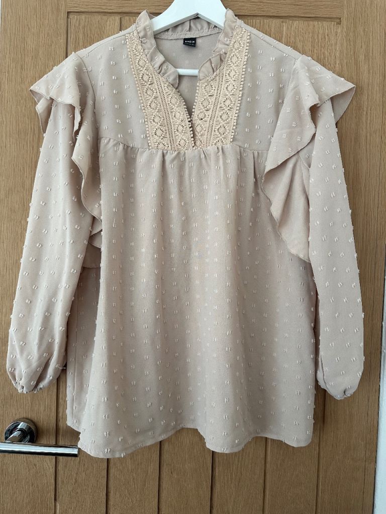 SHEIN Beige Blouse with Lace Detail – As Good As New