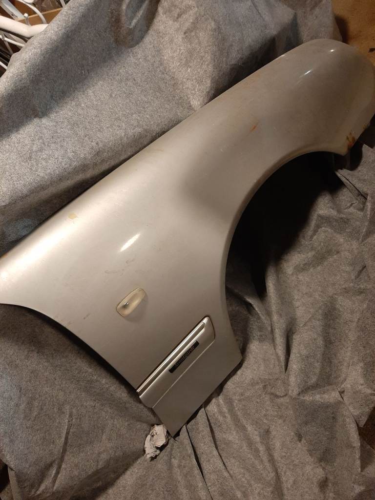 Mercedes front wing     aventgard /w210