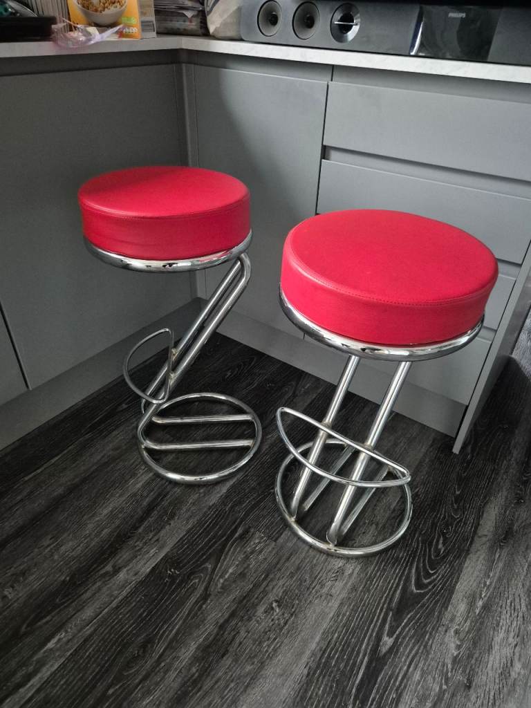2 x American bar stools