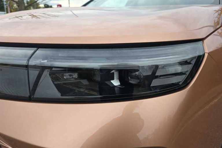 2025 Vauxhall Grandland 1.2 Hybrid [136] Ultimate 5dr e-DCT6 [Pan Roof] HATCHBACK PETROL Automatic