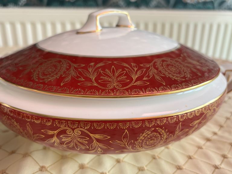 2 Lovely Vintage Royal Worcester Pompadour serving tureens
