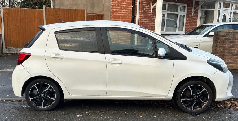 Toyota, YARIS, Hatchback, 2016, Manual, 1329 (cc), 5 doors