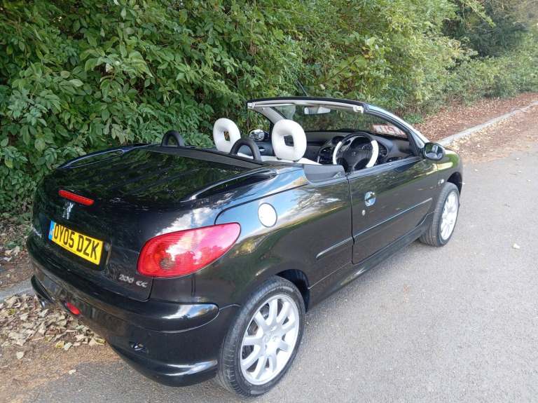 2005 Peugeot 206 206cc 1.6 Allure 2dr Automatic SHOWROOM CONDITION CAN SECURE 24/7 ON NET   CONVE...