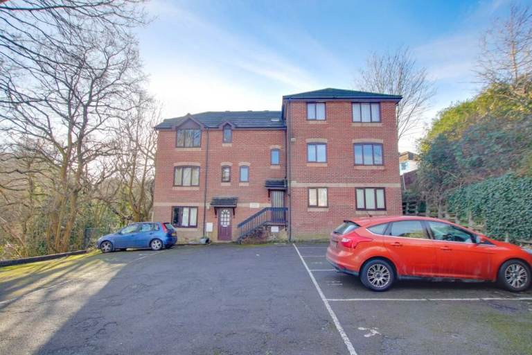 1 bedroom flat for sale in Woolston, Southampton 