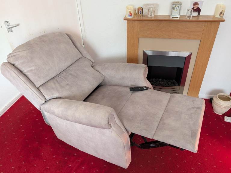 HSL Reclining Chair NOT Lifting