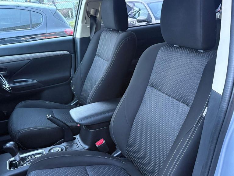 2016 Mitsubishi Outlander 2.2 DI-D GX3 5dr Auto ESTATE DIESEL Automatic