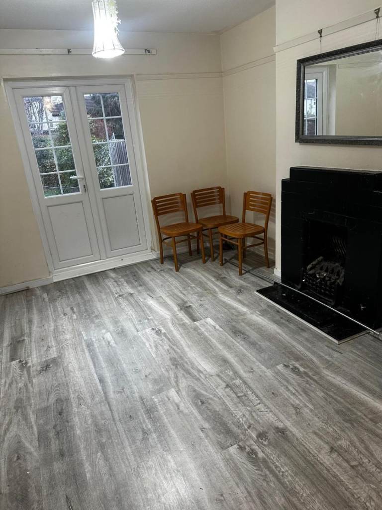 Nice Two Bed Room House 🏡