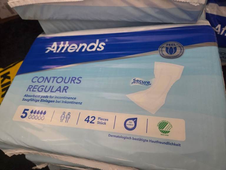 Attends Contours Regular Incontinence Pads x8