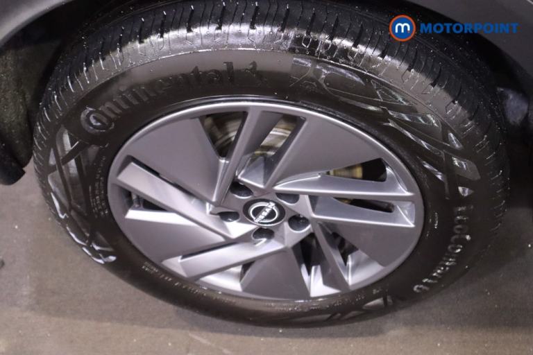 2022 Nissan Qashqai 1.3 DiG-T MH Acenta Premium 5dr SUV Petrol Manual