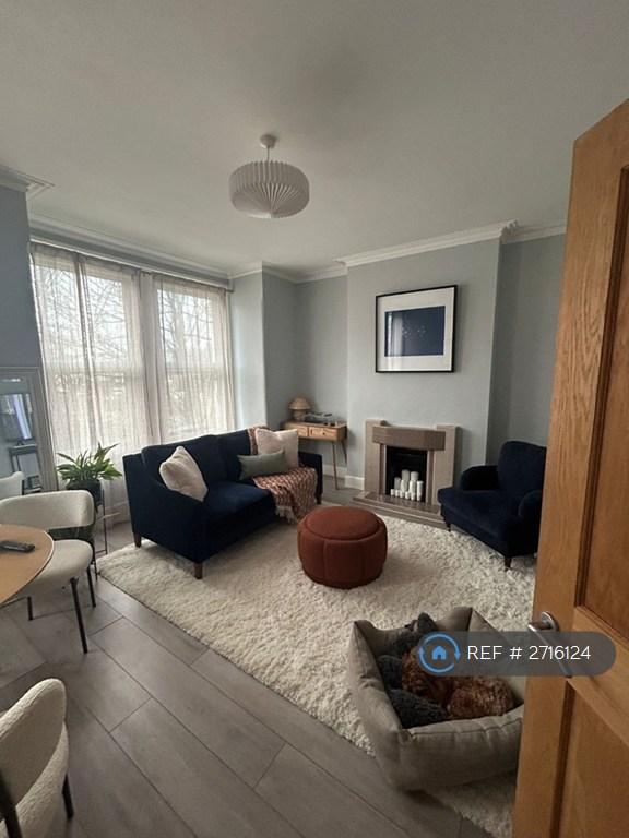 1 bedroom flat in Acre Road, London, SW19 (1 bed) (#2716124)