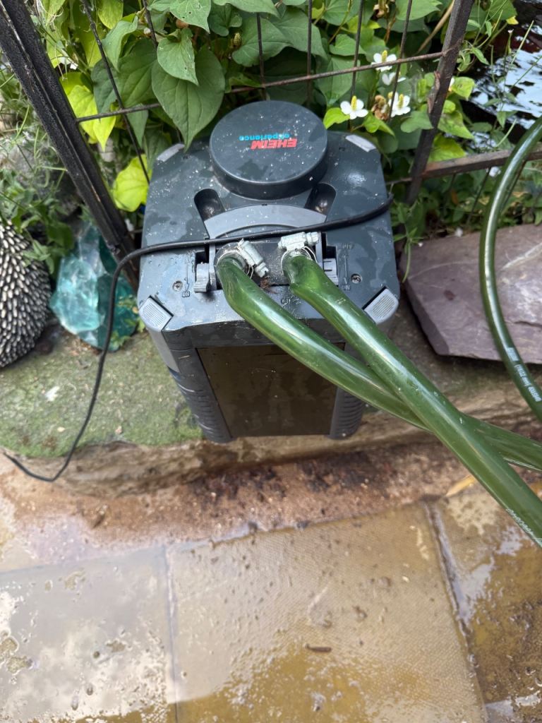 Fish tank filter einhem FEEE putting on my front for scrap men so if you want it first 