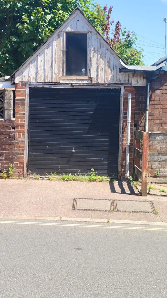 Garage for rent in Central Exeter.