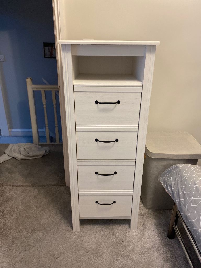 White Wooden Chest of Drawers with Shelf – Good Condition