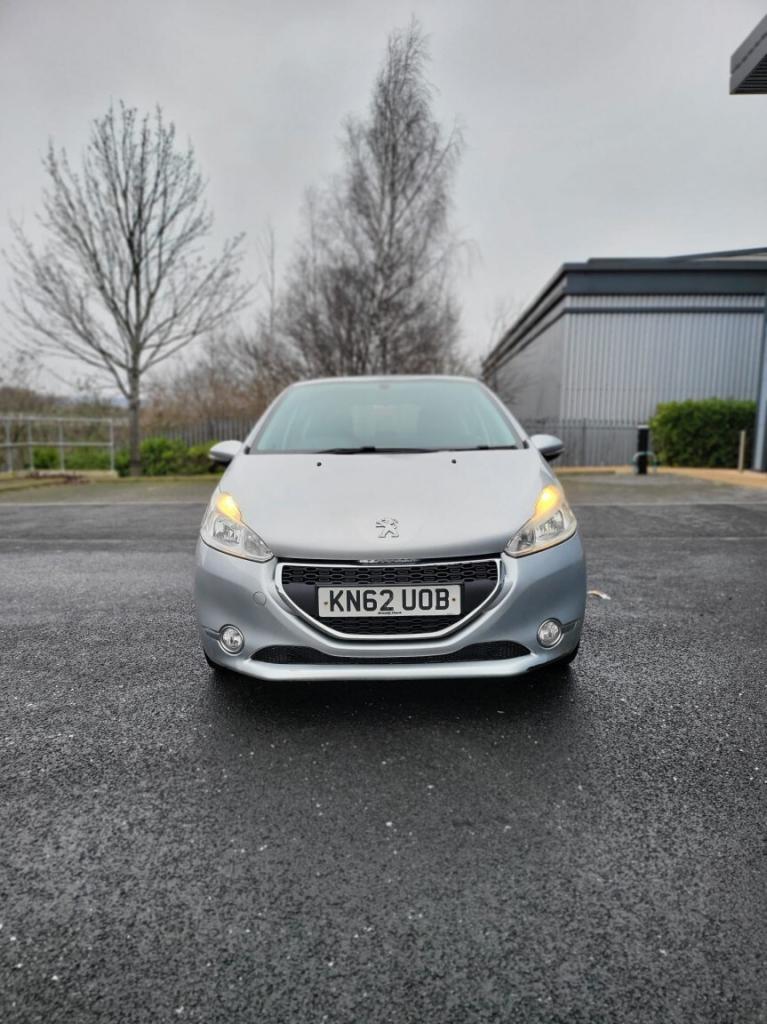 PEUGEOT 208 1.4 VTi Active 2012