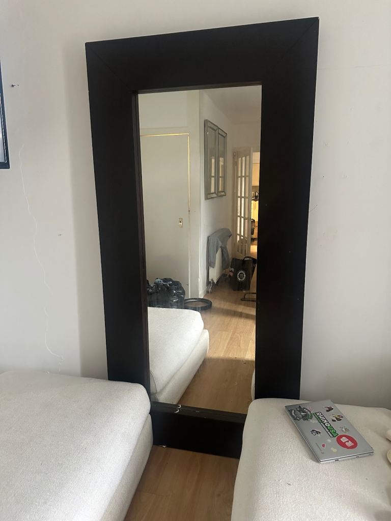 Free standing mirror 