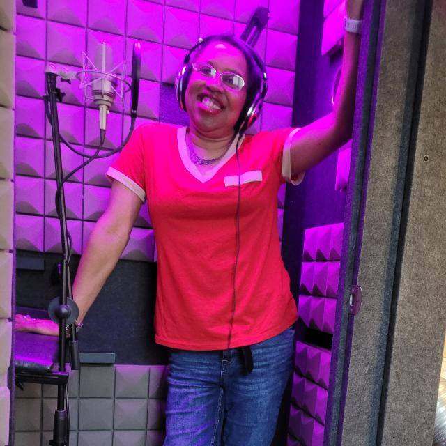 Good  female singer seeks covers band