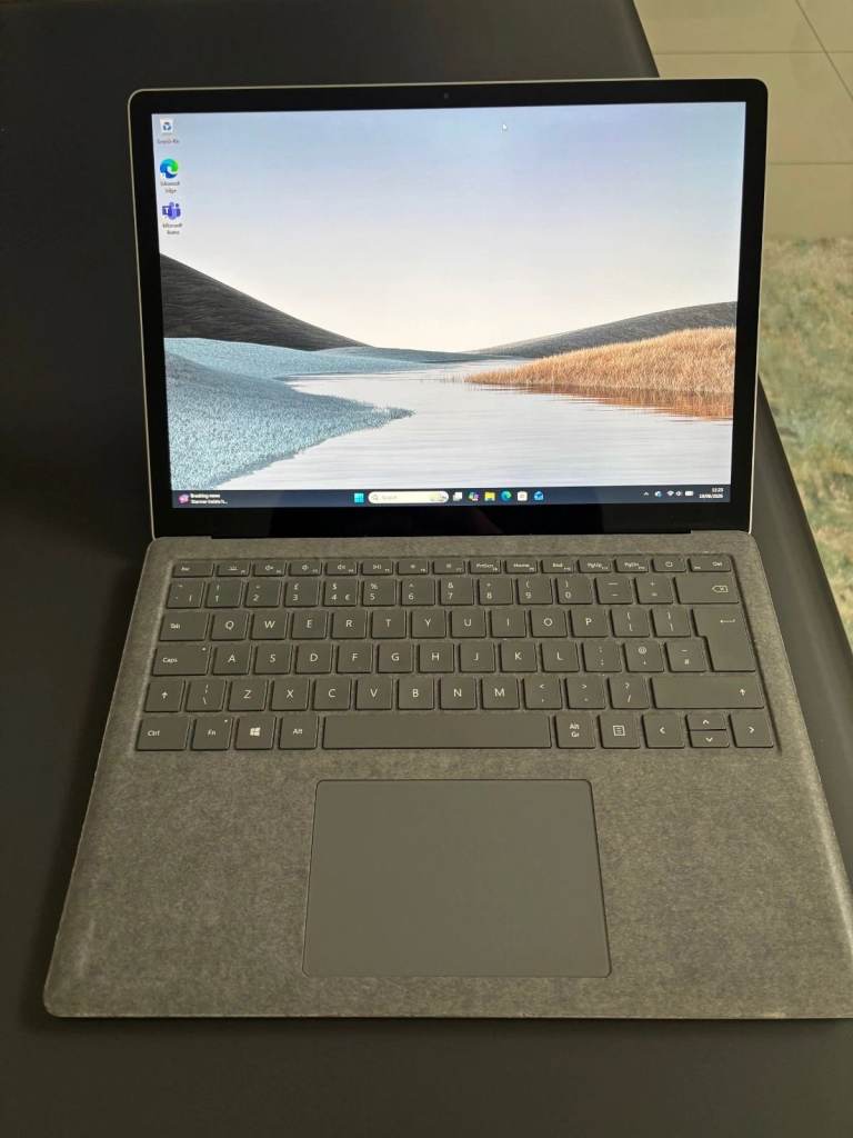 Microsoft Surface i7 Windows11 Touchscreen Laptop
