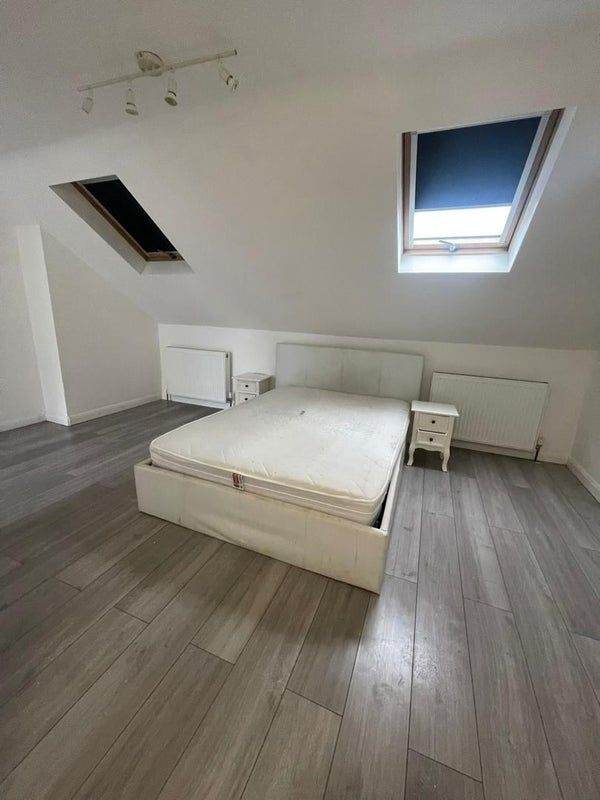 Spacious & Cosy En-suite Room for Rent – CR7 8RA