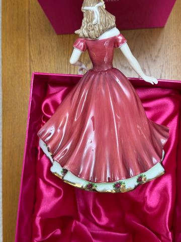 Figurine Royal Albert - 17 Cm - Élégance Et Délicatesse