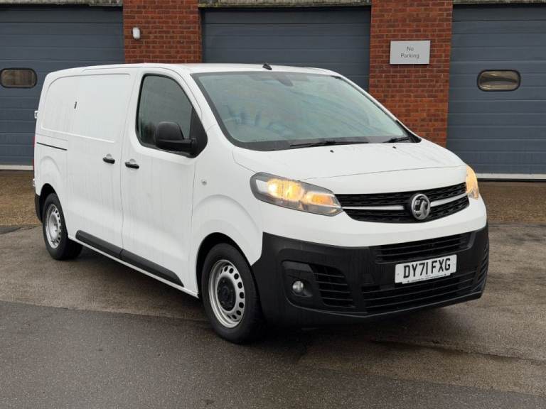  Vauxhall Vivaro 2700 1.5d 100PS Dynamic NAV L1H1 Diesel