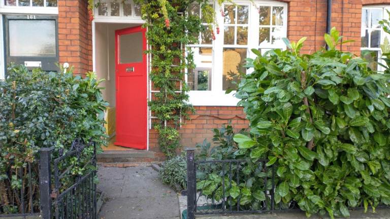 Crouch end 2 Bed house & garden, pet friendly, fantastic location. View of Alexandra Palace & park