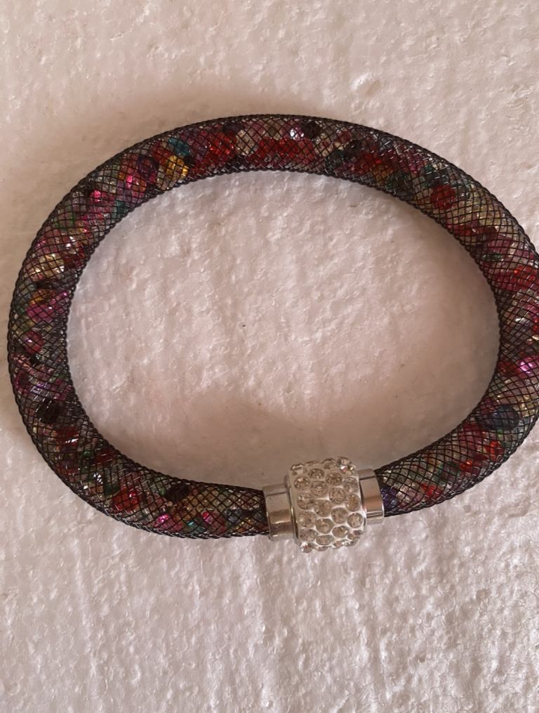 Bracelet with magnetic rhinestone . 