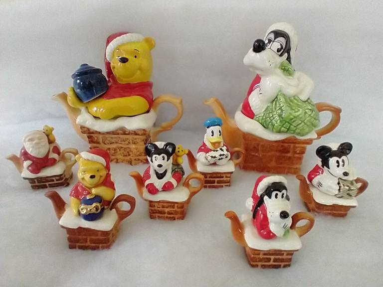 2 Cardew Christmas large teapots limited edition 
