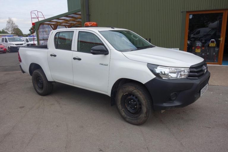 Toyota Hilux 2.4 D-4D Active Pickup Extended Cab 4dr Diesel Manual 4W... 2020/20