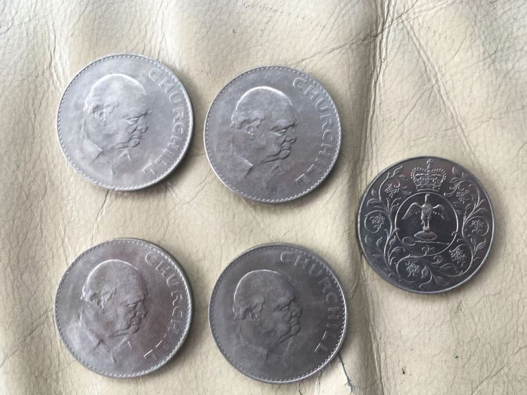 Set of 5 collectable crowns : 4 Churchill 1 1977 Jubilee