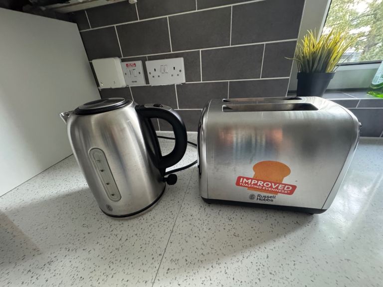 Russell Hobbs Quiet Boil Kettle and Classics 2-Slice Toaster Set