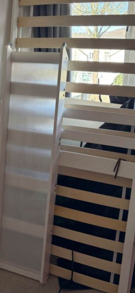 Mid sleeper with slide Can deliver