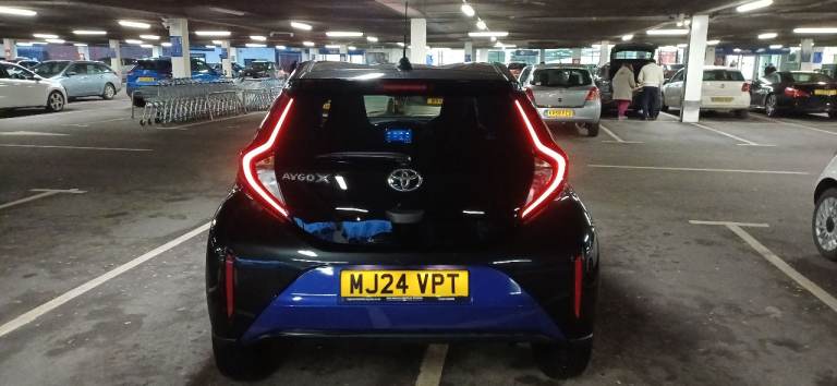 TOYOTA AYGO X EDGE VVT-i 1.0 PET 18K FSH 1 OWNER DAB APPLE PLAY ANDROID REV CAMERAS CRUISE 18 ALLOYS