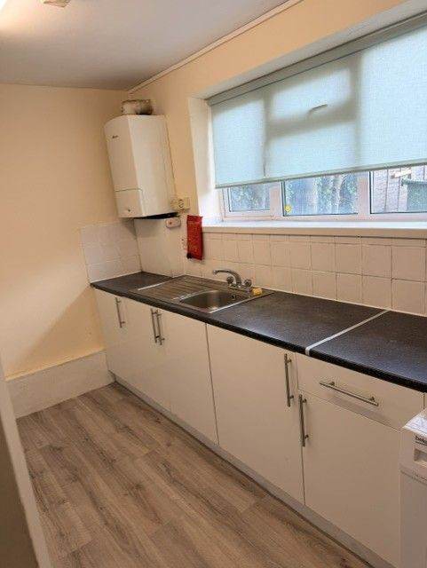 lovely size 2 bedroom flat