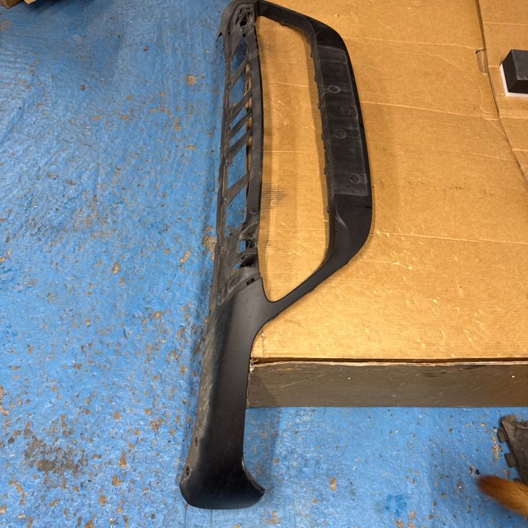 BMW X1 F48 2015-on SE Genuine Front Bumper Trim Valance 7354816