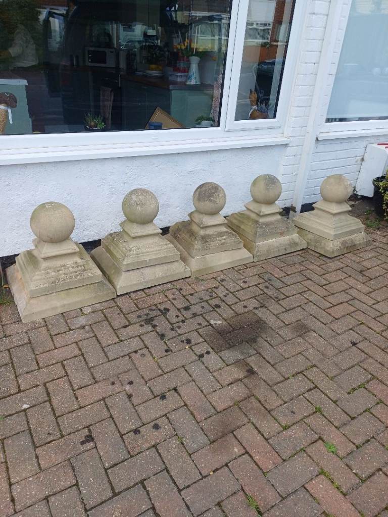 5 LARGE SANDSTONE BALL PILLAR TOPS