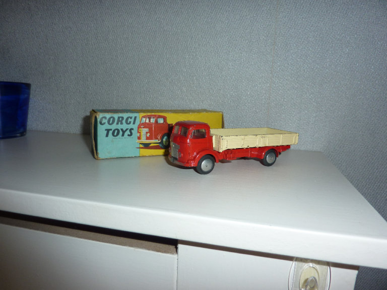 Corgi toys 452 commer (9 ton ) Dropside Lorry