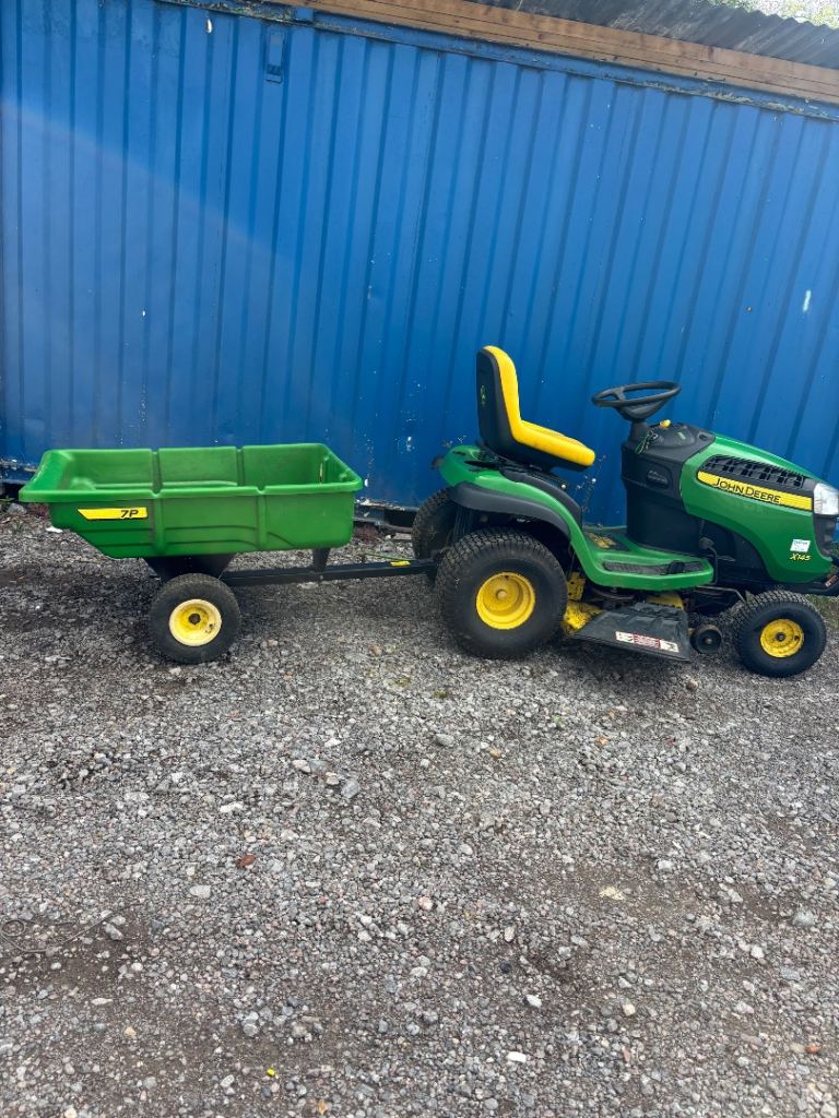 John Deere ride on mower with trailer